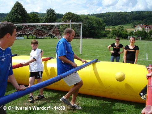 Sieg beim Lebendkicker-Turnier des EFC-Ulmtal am 04.08.2012 - bild015, 492x369, 42 Kb