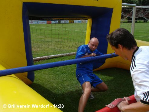 Sieg beim Lebendkicker-Turnier des EFC-Ulmtal am 04.08.2012 - bild020, 492x369, 33 Kb