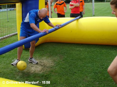 Sieg beim Lebendkicker-Turnier des EFC-Ulmtal am 04.08.2012 - bild043, 492x369, 39 Kb