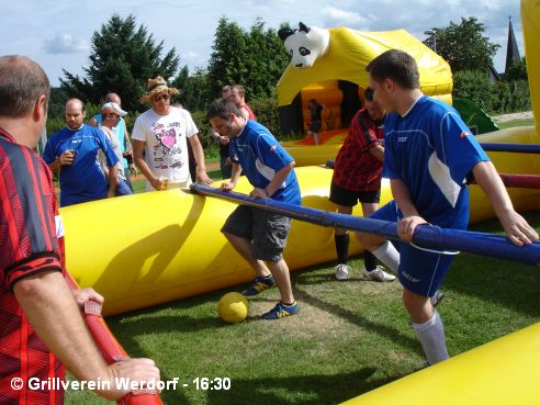 Sieg beim Lebendkicker-Turnier des EFC-Ulmtal am 04.08.2012 - bild053, 492x369, 46 Kb