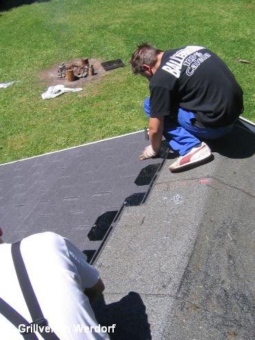 Renovierung Grillh&uuml;tte am 18.06.2005 - bild14, 372x496, 45 Kb