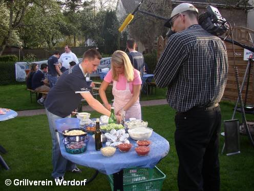 RTL zu Besuch beim Grillverein am 21.04.2004 - bild21, 496x372, 44 Kb